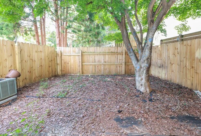 Building Photo - 5031 Bell Dr SE