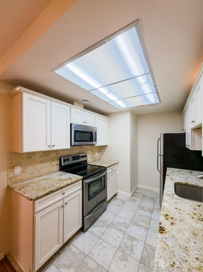 Building Photo - 227 Manchester Ln
