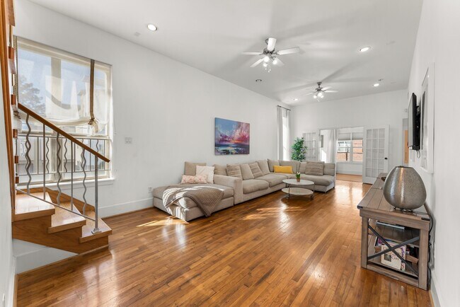 Primary Photo - 315 Fairview St