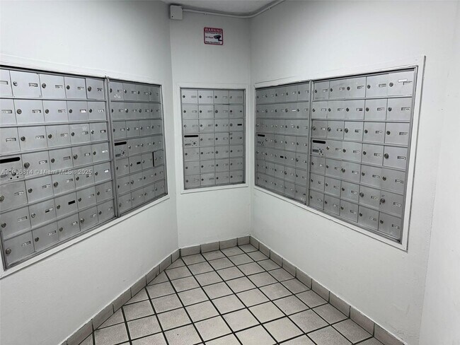 Building Photo - 11800 SW 18th St