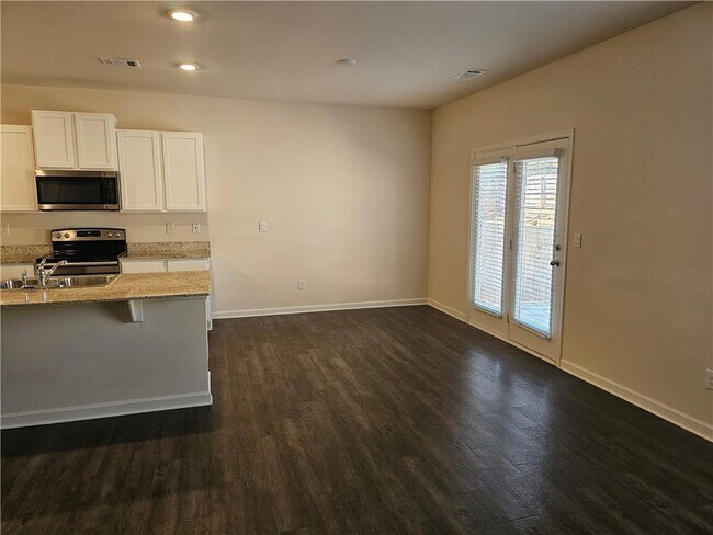 Building Photo - 490 Walnut Grv Wy