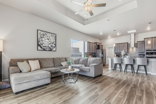 Building Photo - Pristine Four Bedroom 2 Bath home in Mesa Village