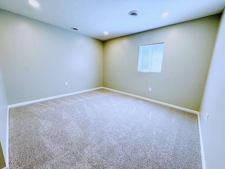 Building Photo - 6752 Coffman Dr