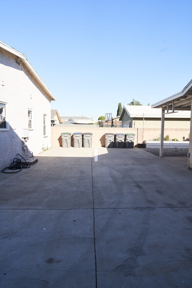 Building Photo - 606 E Realty St