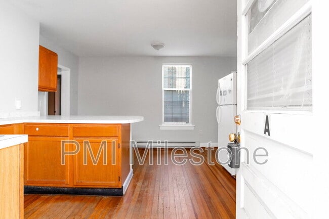 Building Photo - 721 2nd St
