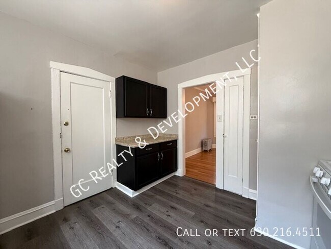 Building Photo - 1504 Pitner Ave