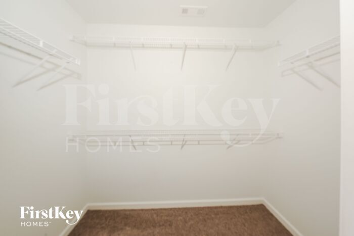 Building Photo - 5440 Crestwick Wy