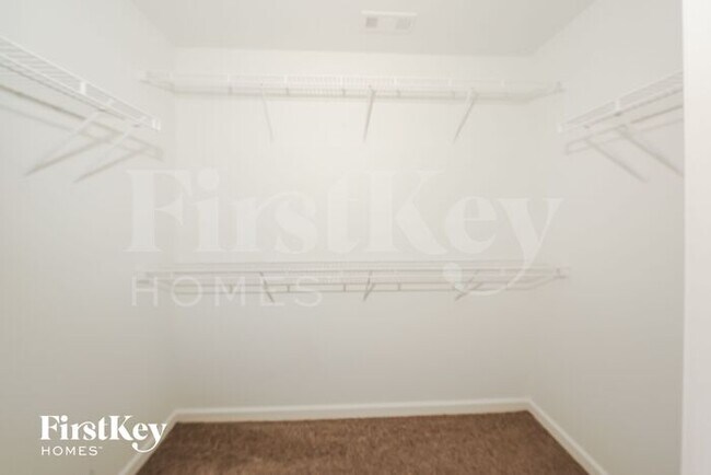Building Photo - 5440 Crestwick Wy