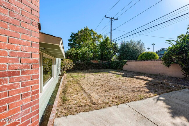 Building Photo - 301 Frances St