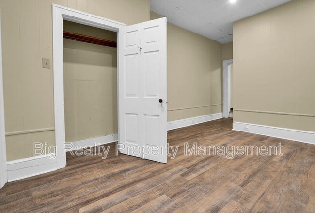 Building Photo - 72 N Main St