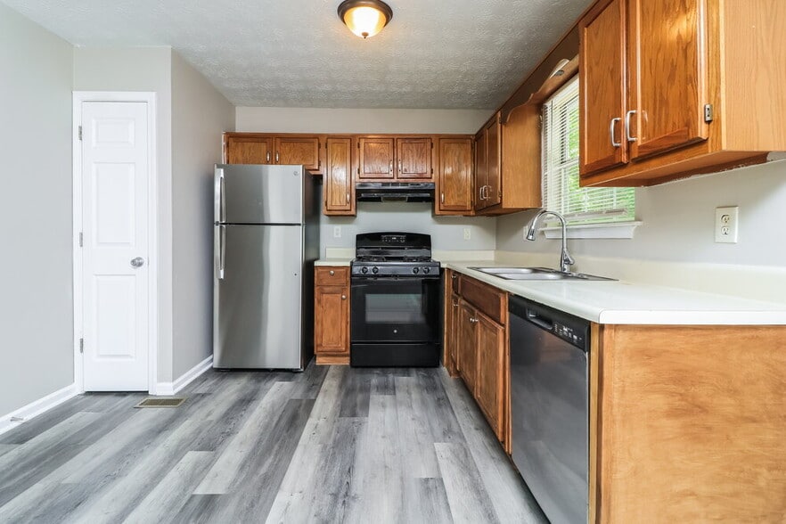 Building Photo - 3884 Welham Green Ct