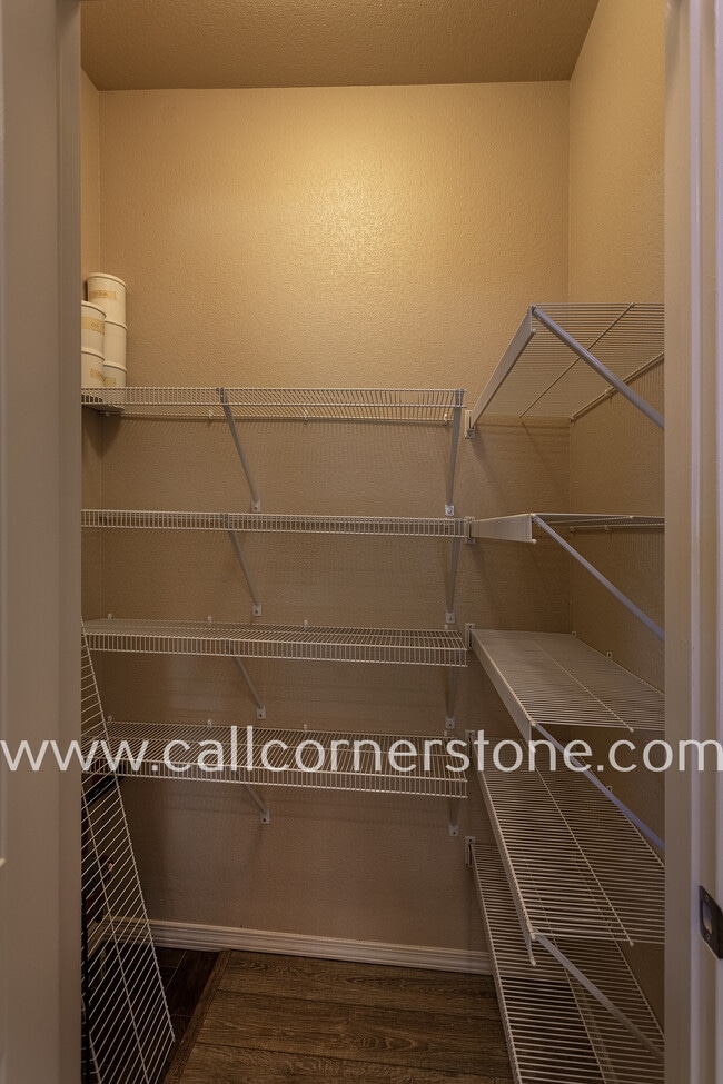 Building Photo - 6698 Lucky Star Ln