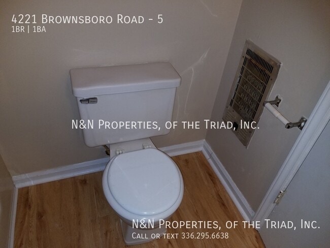 Building Photo - 4221 Brownsboro Rd