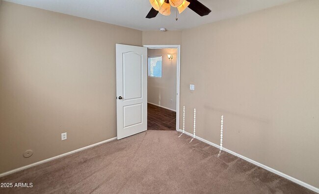 Building Photo - 605 E Nancy Ave