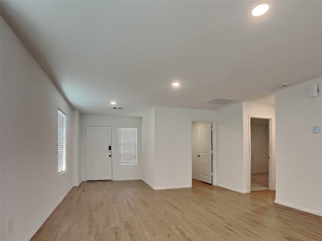 Building Photo - 2842 Via Augusta Dr