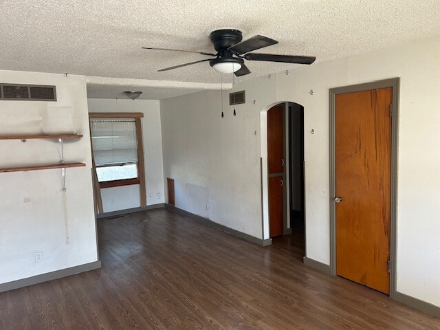 Building Photo - 1438 N Battin St