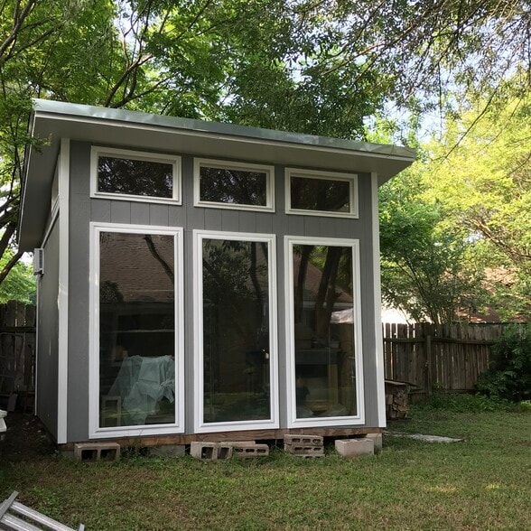 Building Photo - 8757 Birmingham Dr