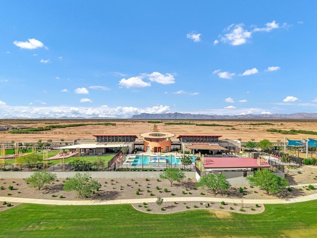 Building Photo - 30517 N Oak Dr