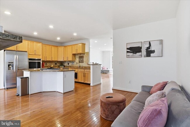 Building Photo - 4550 Fair Valley Dr