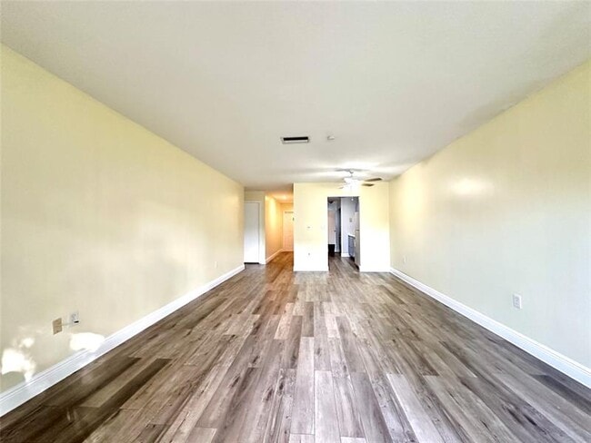 Building Photo - 10875 NW 29th Manor