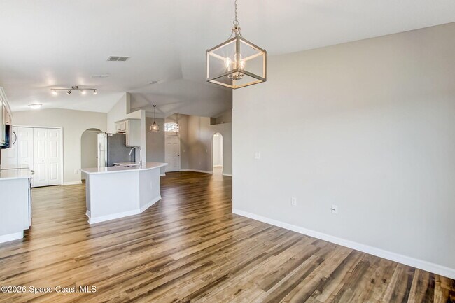 Building Photo - 3254 Burdock Ave