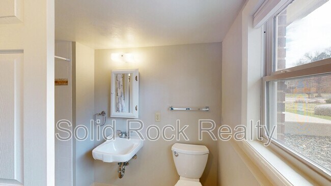 Building Photo - 535 Silver Spring Cir