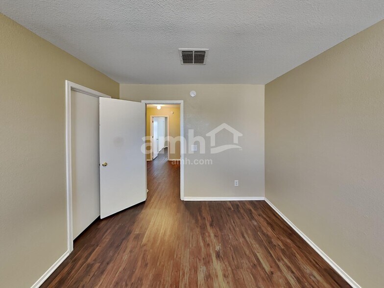 Building Photo - 6237 S Earp Wash Ln