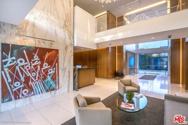 Building Photo - 838 N Doheny Dr