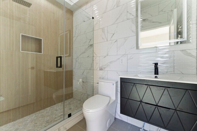 Building Photo - 443 Bergen Ave