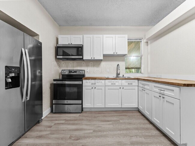 Building Photo - 8210 N Klondyke St