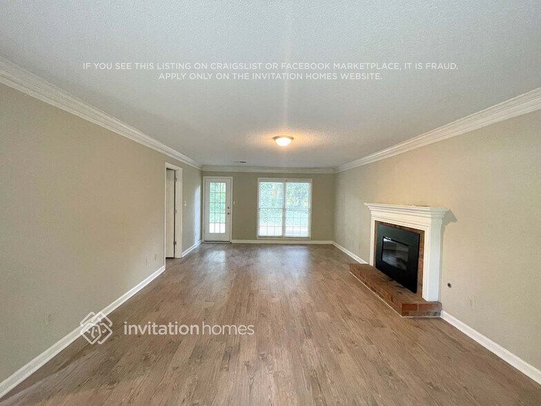 Building Photo - 2862 Wynford Dr S W