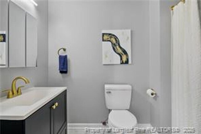 Building Photo - 2527 SIlverbell