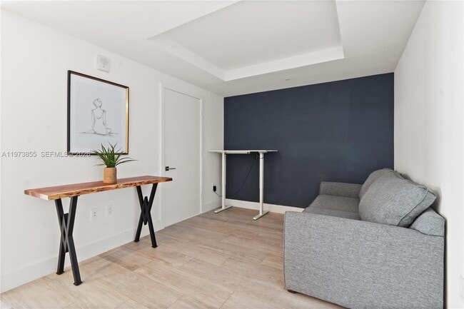 Building Photo - 121 NE 34th St