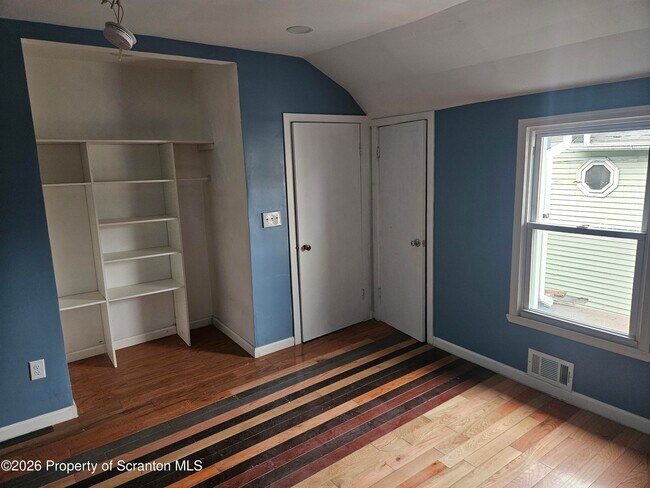 Building Photo - 335 Phelps St