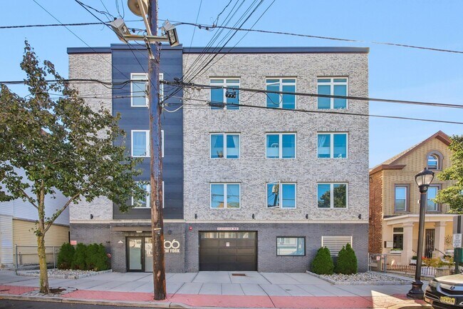 Building Photo - 306 New York Ave