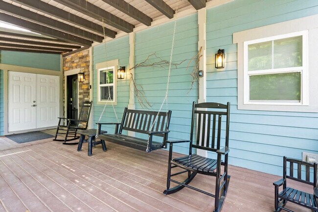 Building Photo - 140 Mystic Ridge Dr