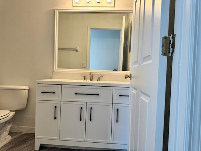 Building Photo - Home for rent