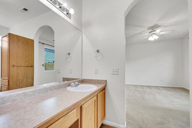 Building Photo - $2,100.00 - 3 Beds, 2 Baths, Single Family...