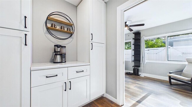 Building Photo - 101 N Mercury Ave