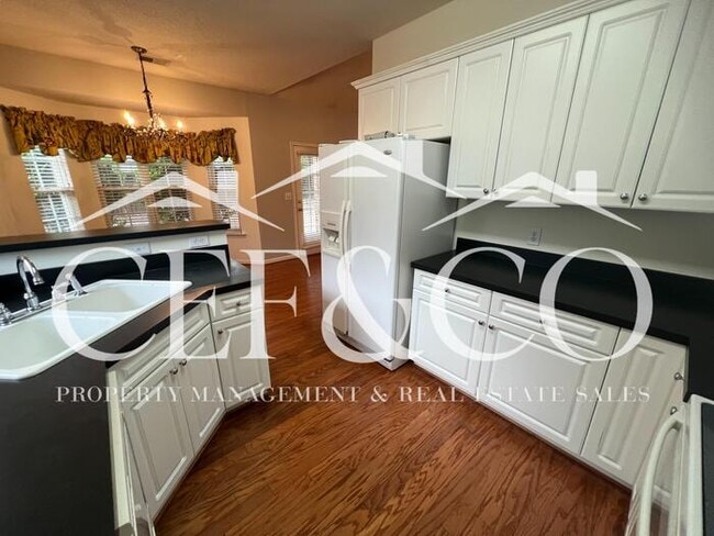 Building Photo - Spacious 3-Bedroom, 2-Bathroom Home in Rock Springs Community