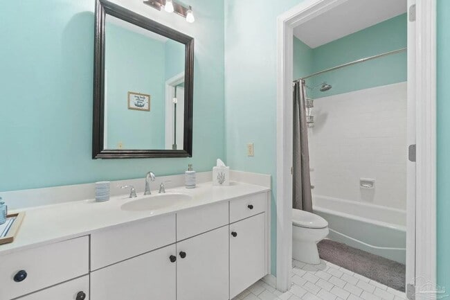 Building Photo - 32 Baybridge Dr