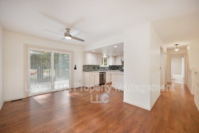 Building Photo - 12616 N Emerald Dr