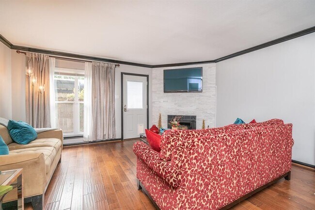 Building Photo - 6410 Ferris Dr