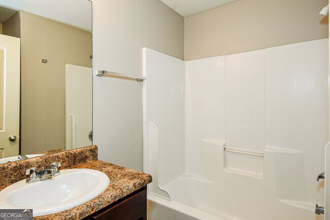 Building Photo - 338 Camellia Way