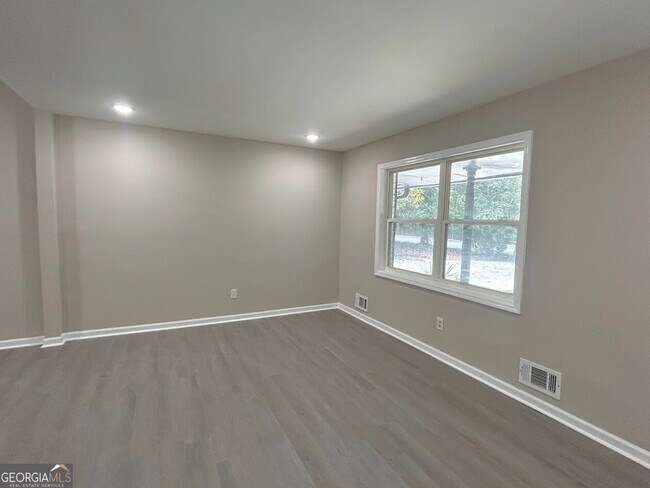 Building Photo - 3793 Rainbow Dr