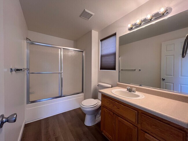 Building Photo - 3-bedroom Fernley home