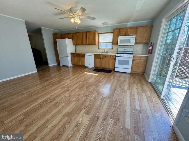 Building Photo - 722 Glenside Dr