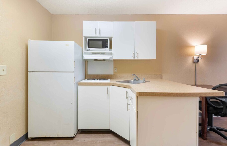 Building Photo - Furnished Studio-Minneapolis - Airport - E...
