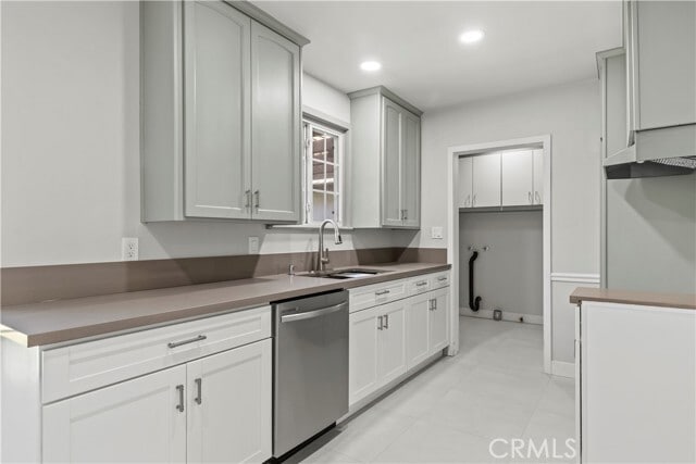 Building Photo - 8708 Reading Ave