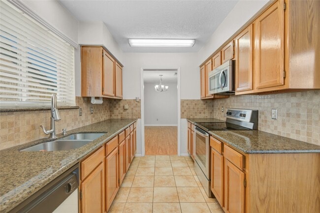 Building Photo - 16739 Selder Dr